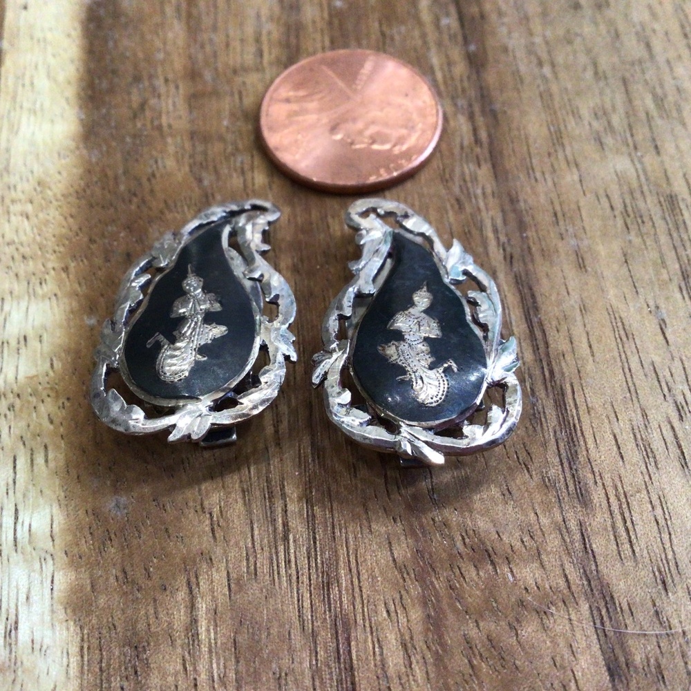 Vintage Siam Siamese Niello dancers clipon earrings. Sterling Silver Great shape